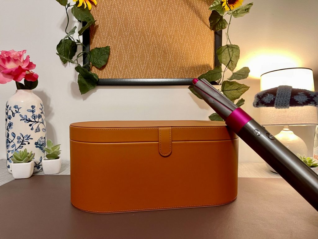It comes in a stylish case.