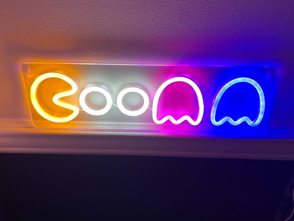 It's definitely a nice looking light up decoration.