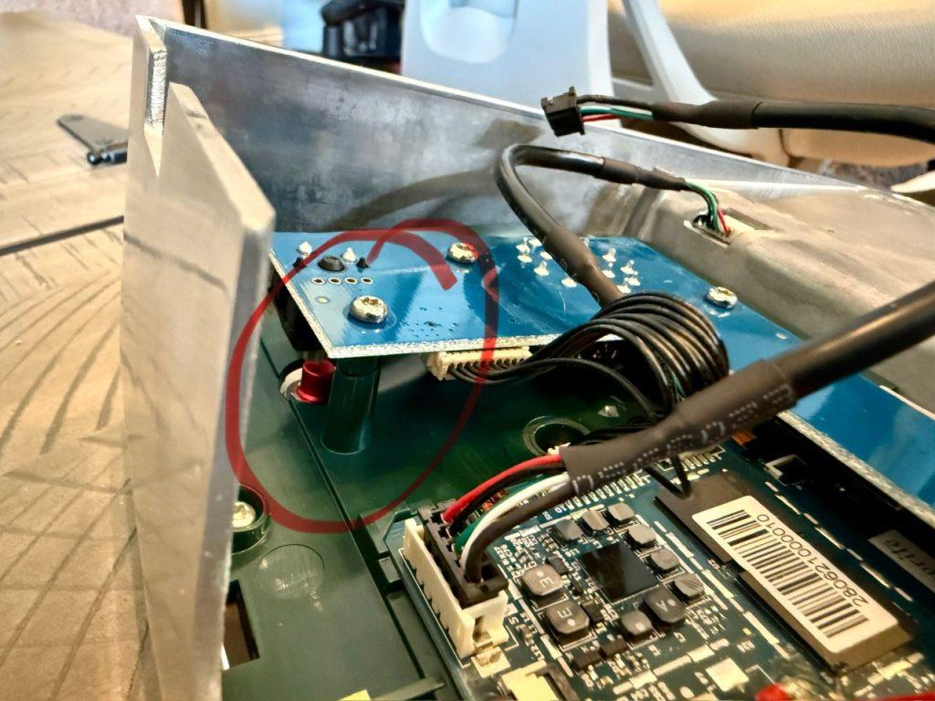 Inside of the Astrohaus Freewrite Smart Typewriter (Hemingwrite Edition)