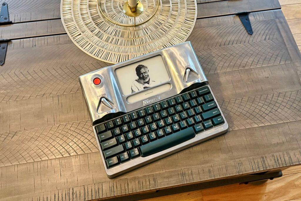 Astrohaus Freewrite Smart Typewriter (Hemingwrite Edition)